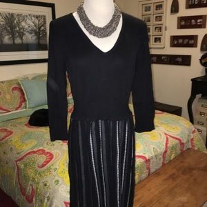 Spence Black v neck sweater dress Sz M